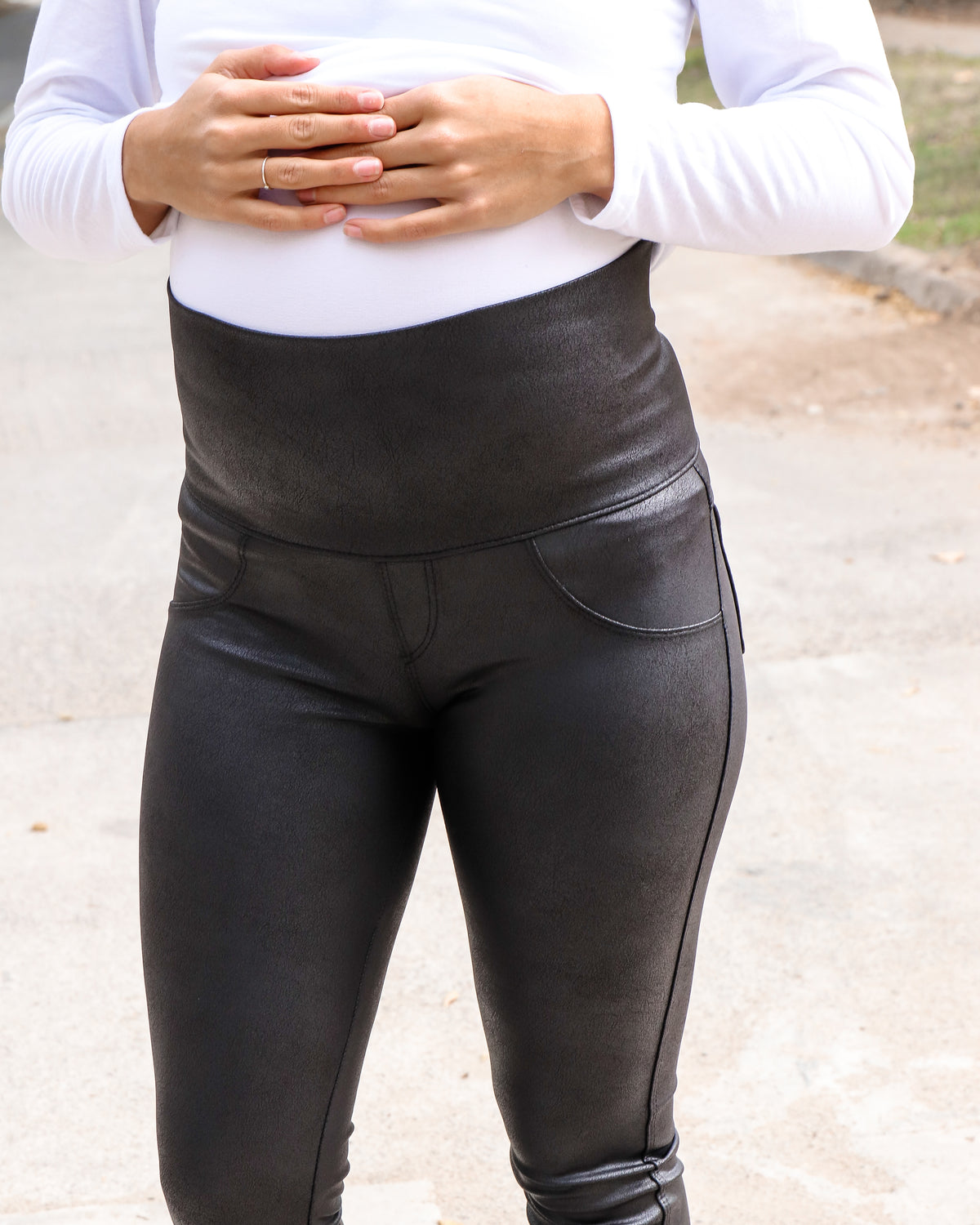 Pantalón Maternal Eco Cuero Negro